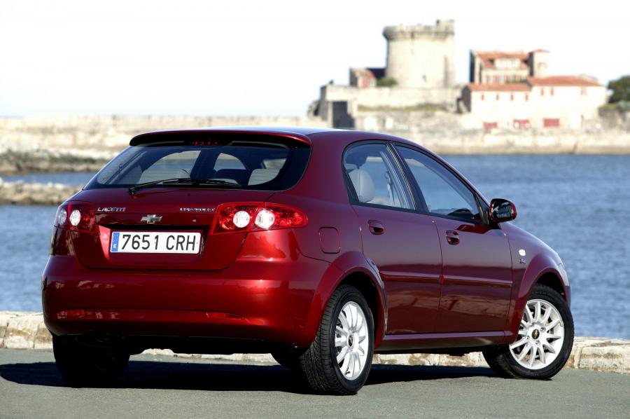  Chevrolet Lacetti 5-Door 2006 года  (фото 17 из 42)